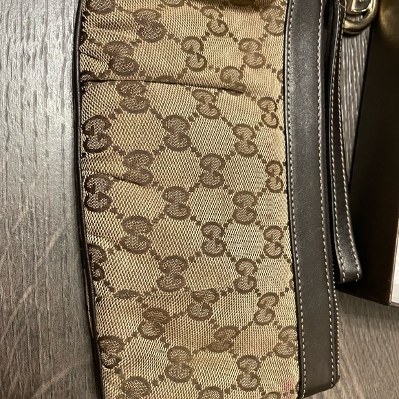 Authentic Gucci Pochette - Picture 9 of 11